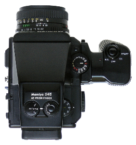 cреднеформатная камера Mamiya 645 Super с дополнительной ручкой автоперемотки